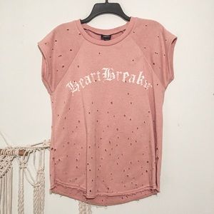 🤩Heartbreaker distressed top